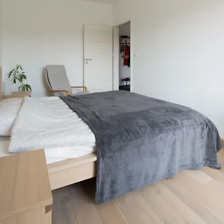 Modern, Spacious Apartment, Great Location! Krasków