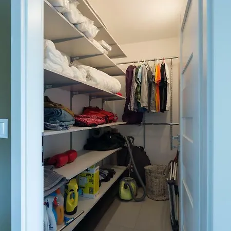 Modern, Spacious Apartment, Great Location! * كراكوفيا